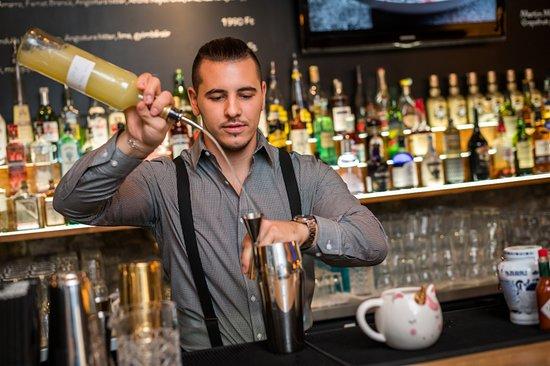 5Villa Restaurant & Bar